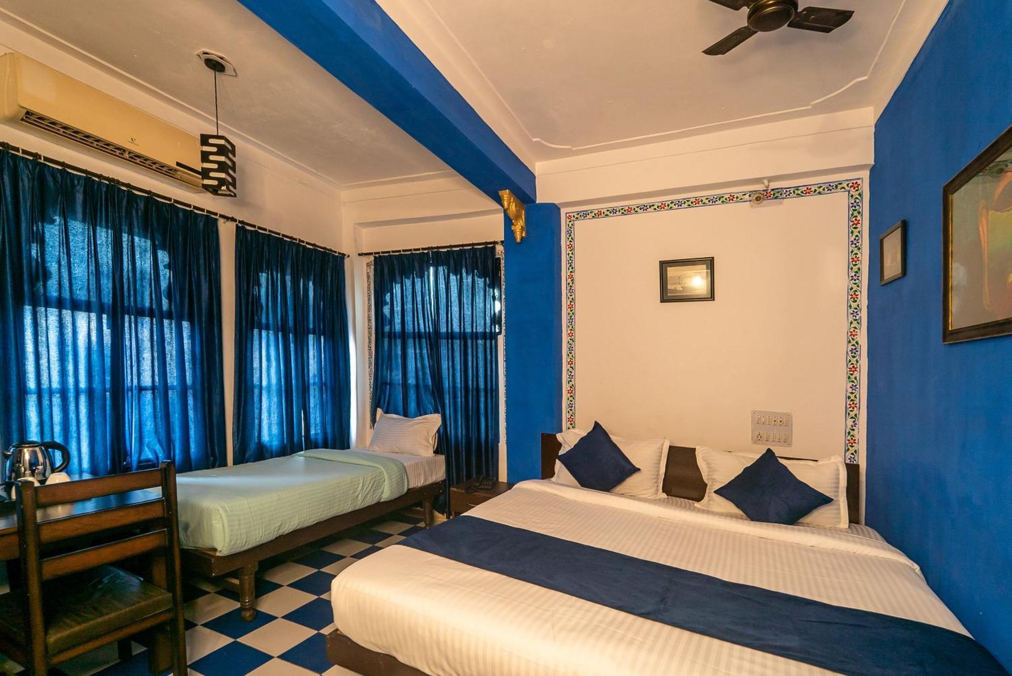 Venice View Hotel & Restaurant Udaipur Eksteriør bilde